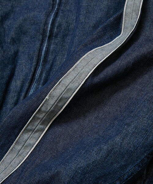 ADAM ET ROPE'(アダムエロペ)の「【THOUSANDS/サウザンズ】SELVAGE DENIM TRUCK JACKET(デニムジャケット・メンズ・ブラック/ネイビー・L/M)」の17枚目の写真