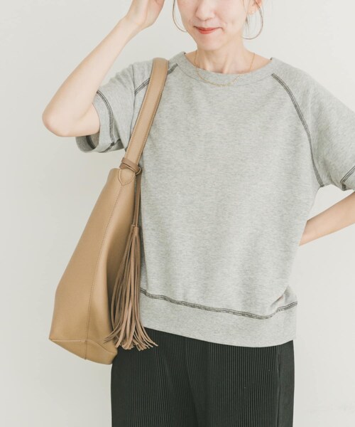 ITEMS URBANRESEARCH（アイテムズ アーバンリサーチ）の「ラメハンソデスウェットプルオーバー（スウェット・レディース・GRY/NVY/CHERRY・FREE）」の21枚目の写真
