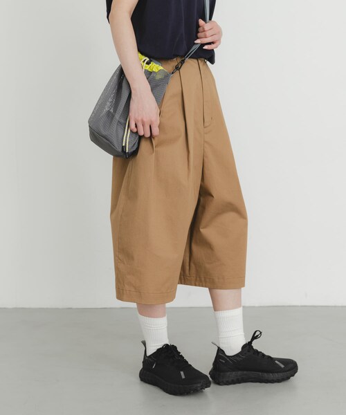 EKAL(エカル)の「撥水チノバミューダパンツ(その他パンツ・レディース・キャメル/ブラック・One)」の2枚目の写真