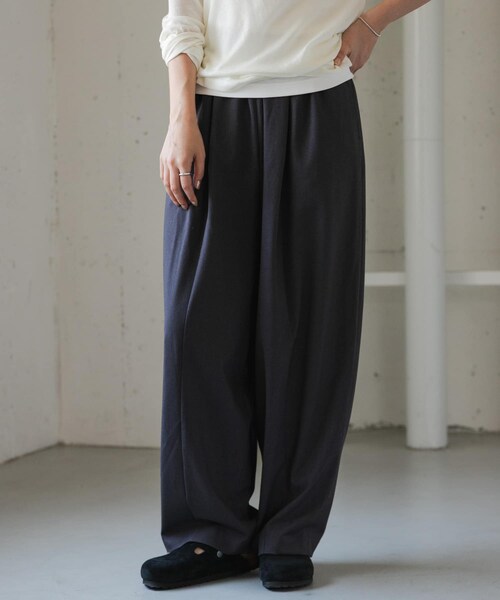 URBAN RESEARCH DOORS（アーバンリサーチドアーズ）の「FORK&SPOON　TRシームコクーンパンツ（その他パンツ・レディース・CHARCOAL/NAVY・1/2）」の3枚目の写真