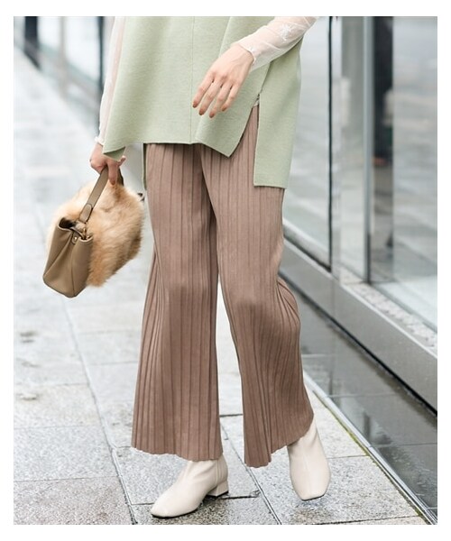 nissen（ニッセン）の「大きいサイズ フェイクスウェードプリーツパンツ（ゆったりヒップ）（パンツ・レディース・アイボリー/グレージュ/ダークグレー・L/LL/3L/4L/5L/6L/8L/10L）」の6枚目の写真