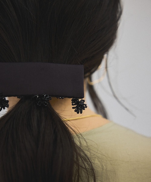 ADAM ET ROPE'(アダムエロペ)の「【SERA STUDIO(セーラスタジオ)】FABRIC HAIR CLIP / ヘアクリップ(バレッタ/ヘアクリップ・レディース・ブラウン/イエロー系・F)」の1枚目の写真