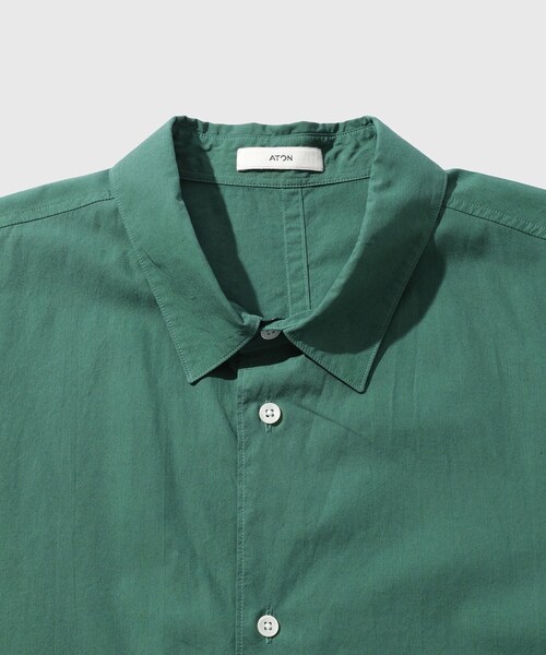 ADAM ET ROPE'(アダムエロペ)の「【ATON/エイトン】SHRINK COTTON LAWN OVERSIZED S/S SHIRT(シャツ/ブラウス・メンズ・グリーン/ブルー系・4/6)」の6枚目の写真