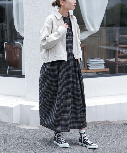 URBAN RESEARCH DOORS(アーバンリサーチドアーズ)の「FORK&SPOON ガーメントダイツイルジップブルゾン(ブルゾン・レディース・IVORY/CHARCOAL・1)」の10枚目の写真