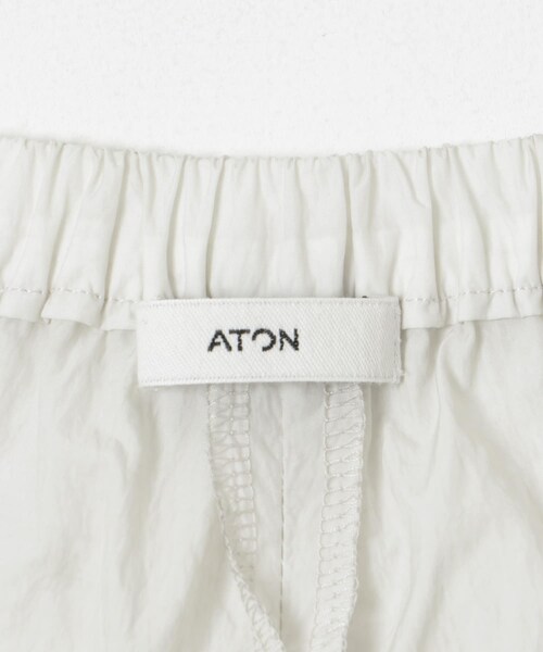 URBAN RESEARCH(アーバンリサーチ)の「ATON HAND DYED NYLON OVER PANTS(その他パンツ・レディース・BLACK/GRAY・00)」の11枚目の写真