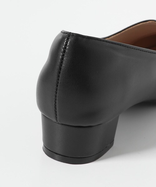 URBAN RESEARCH Sonny Label（アーバンリサーチサニーレーベル）の「Vカットローヒールパンプス（パンプス・レディース・ブラック/アイボリー/シルバー・S/M/L）」の17枚目の写真