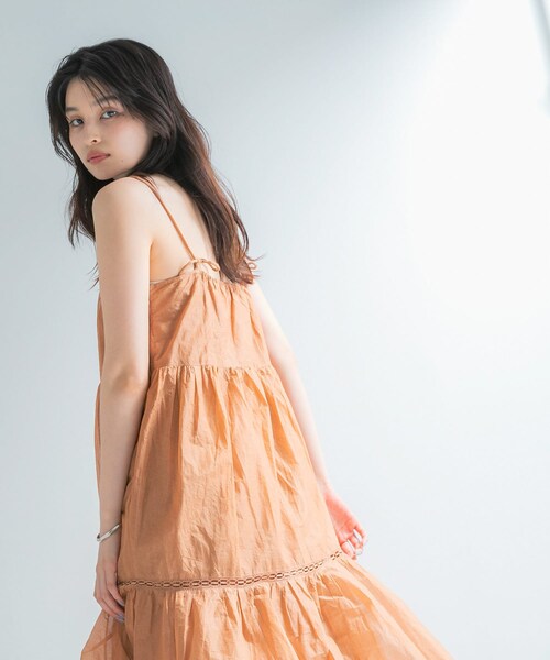 URBAN RESEARCH ROSSO（アーバンリサーチロッソ）の「MARILYN MOON　SHEER TIERED DRESS（ワンピース・レディース・BEIGE/BLACK/WHITE・Free）」の4枚目の写真