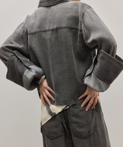 ADAM ET ROPE'(アダムエロペ)の「ライトデニムシャツ(シャツ/ブラウス・レディース・ブラック/ブルー系/サックス・F)」の14枚目の写真