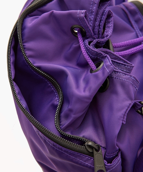 ADAM ET ROPE'(アダムエロペ)の「《別注》【FADEN/ファーデン】 High Spec Kinchaku Bag 008 Lou(ショルダーバッグ・メンズ・オリーブ/パープル・F)」の7枚目の写真