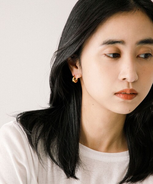 URBAN RESEARCH(アーバンリサーチ)の「decor『デコール』 Plump Drop Pierce L(ピアス(両耳用)・レディース・GOLD・-)」の4枚目の写真