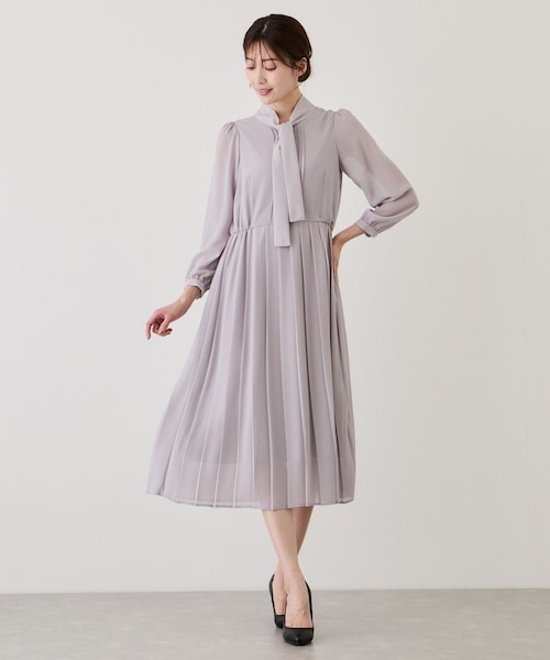 Jayro（ジャイロ）の「ボウタイプリーツワンピース（ワンピース・レディース・ブラック系/ライトグレー/ネイビー・M）」の7枚目の写真