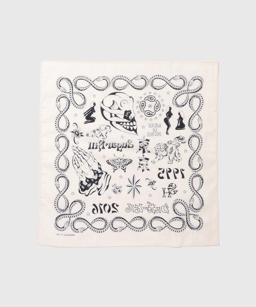 ADAM ET ROPE'（アダムエロペ）の「【SUGARHILL/シュガーヒル】TATOO FLASH BANDANA（ストール/ショール・メンズ・ブラック/ホワイト・F）」の8枚目の写真