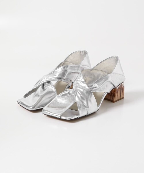 URBAN RESEARCH ROSSO（アーバンリサーチロッソ）の「ALM.　HEIDI LEATHER PUMPS（パンプス・レディース・SILVER/BLACK・36/37/38）」の3枚目の写真