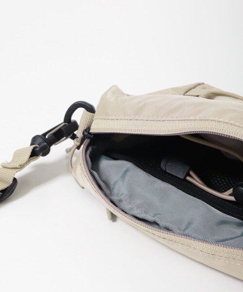 THE GOODLAND MARKET（ザグッドランドマーケット）の「AIGLE　パッカブル ミニショルダーバッグ（ショルダーバッグ・レディース・NOIR/CASHMERE/M.BLUE・one）」の13枚目の写真