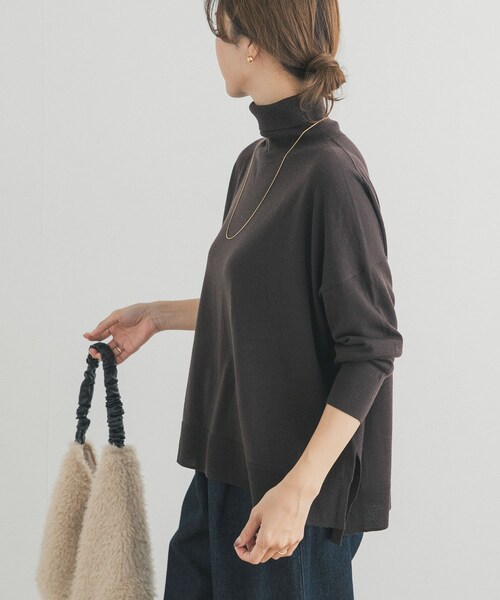 URBAN RESEARCH DOORS（アーバンリサーチドアーズ）の「ウォッシャブルウールタートルネックワイドプルオーバー（ニット/セーター・レディース・杢MOCHA/RED/GREEN/BROWN・M）」の8枚目の写真