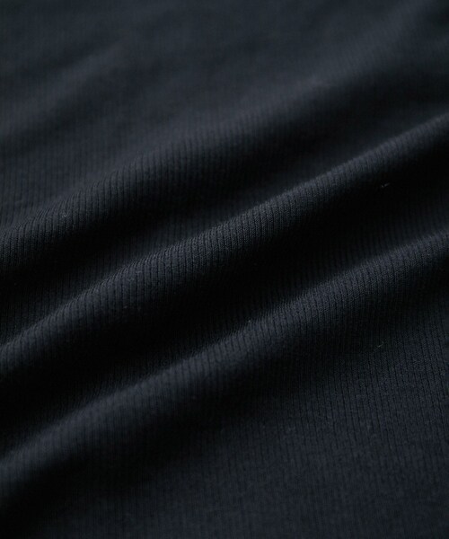 ADAM ET ROPE'（アダムエロペ）の「nu=layerスクープネックタンクトップ（タンクトップ・レディース・ブラック/ライトグレー/ホワイト/レッド・F）」の22枚目の写真