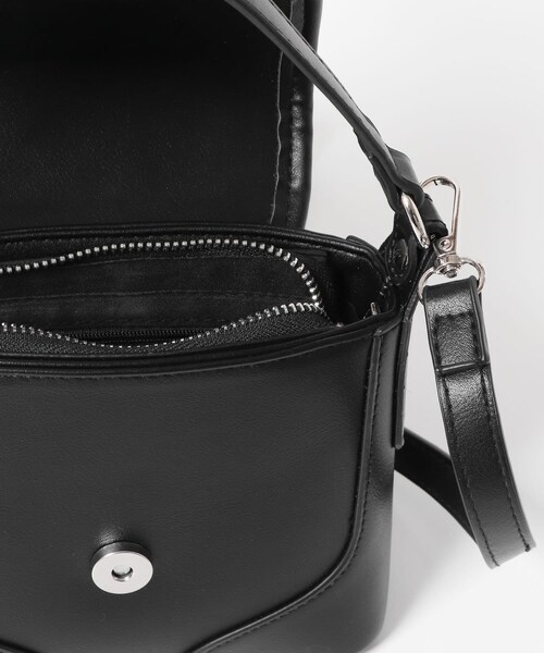 URBAN RESEARCH ROSSO（アーバンリサーチロッソ）の「ベルト付フラップショルダーバッグ（ショルダーバッグ・レディース・BLACK/BROWN/BEG×BRN・-）」の6枚目の写真