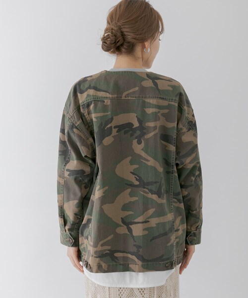 URBAN RESEARCH Sonny Label（アーバンリサーチサニーレーベル）の「『WEB限定』カモフラ柄ノーカラージャケット（ノーカラージャケット・レディース・グレー/カーキ・FREE）」の12枚目の写真