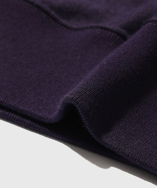 ADAM ET ROPE'（アダムエロペ）の「【blurhmsROOTSTOCK】Soft&Hard Sweat Crew-Neck P/O（スウェット・メンズ・ライトグレー/パープル・2/3）」の11枚目の写真