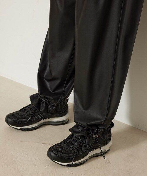 NERGY（ナージー）の「【イージーケア】Synthetic Leather イージータックパンツ（その他パンツ・レディース・ブラック・F/M/S）」の22枚目の写真