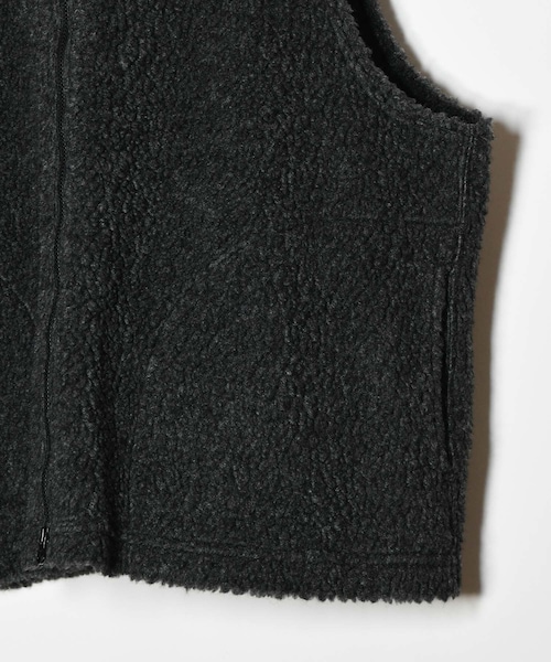 ADAM ET ROPE'（アダムエロペ）の「【ENGINEERED GARMENTS】High Mock Knit Vest（ベスト・メンズ・チャコール/ネイビー・M）」の9枚目の写真