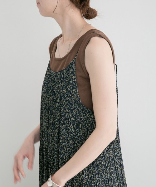 ITEMS URBANRESEARCH(アイテムズ アーバンリサーチ)の「『洗濯可』2WAYニットタンクトップ(ニット/セーター・レディース・OFF/GRN/BLK/BRN/BRD・Free)」の20枚目の写真