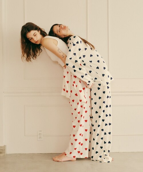 ADAM ET ROPE'(アダムエロペ)の「【WEB限定】・【PETIT BATEAU pour ADAM ET ROPE'】別注ハートプリントパジャマ(ルームウェア/パジャマ・レディース・ネイビー/レッド・F)」の13枚目の写真