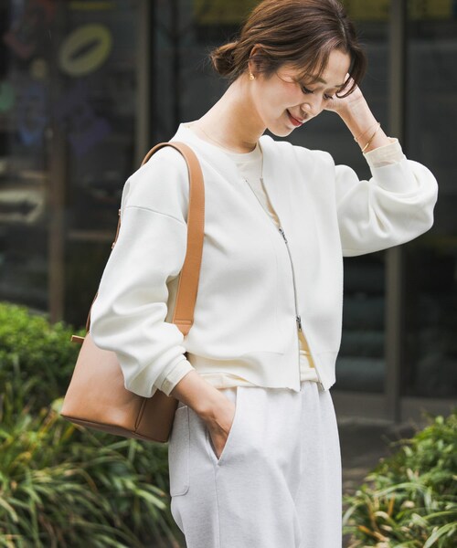 URBAN RESEARCH DOORS（アーバンリサーチドアーズ）の「『仁村紗和さん着用』『UR TECH Renew Knit』VネックZIPカーディガン（カーディガン/ボレロ・レディース・OFF/PINK/PISTACHIO/NAVY・Free）」の7枚目の写真