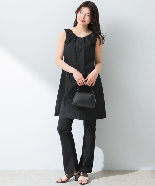 URBAN RESEARCH ROSSO（アーバンリサーチロッソ）の「『UR TECH ひやサラクール』F by ROSSO　スリットフレアパンツ（その他パンツ・レディース・BLACK/OFFWHITE/BROWN・36/38）」の15枚目の写真