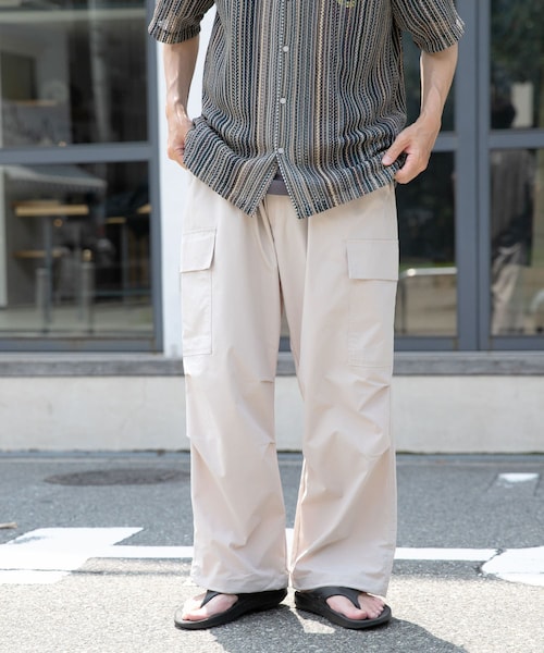 ITEMS URBANRESEARCH（アイテムズ アーバンリサーチ）の「ウエストイージー ポリカーゴパンツ（その他パンツ・メンズ・BLK/IVO/KHK・S/M/L）」の22枚目の写真