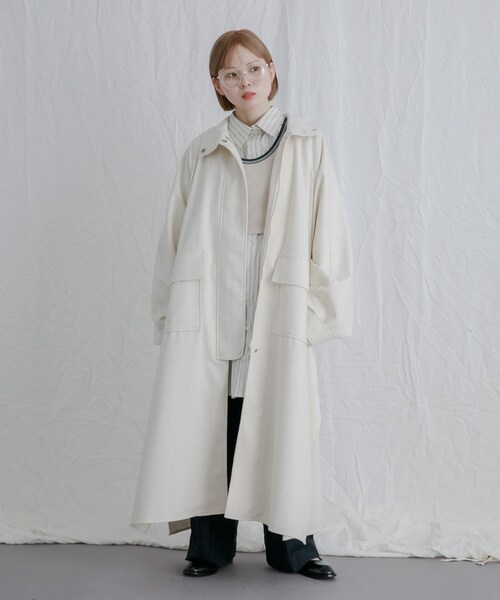 KBF（ケイビーエフ）の「スタンドカラーブークレコート（テーラードジャケット・レディース・IVORY/NAVY・one）」の10枚目の写真