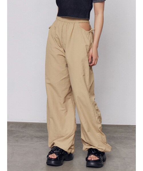 EMODA（エモダ）の「カットアウトギャザーパンツ（その他パンツ・レディース・ブラック/ベージュ/カーキ・F）」の5枚目の写真