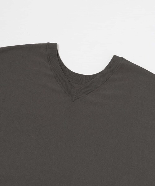 URBAN RESEARCH（アーバンリサーチ）の「『UVカット』2WAYフレンチスリーブニット（ニット/セーター・レディース・OFF/BEIGE/CHARCOAL/NAVY・FREE）」の21枚目の写真