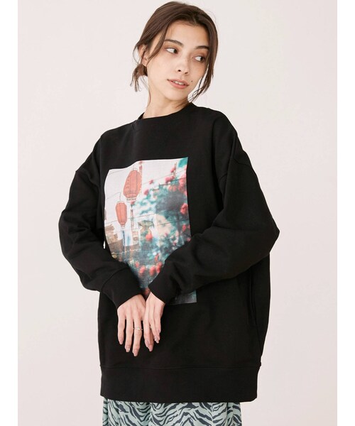 EVRIS（エヴリス）の「フォトプリントルーズスウェットトップス（スウェット・レディース・グリーン/ブラック/パープル・F）」の5枚目の写真