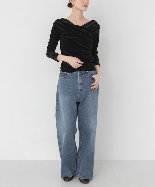 URBAN RESEARCH(アーバンリサーチ)の「ベロアオフショルドレープカットソー(Tシャツ/カットソー・レディース・OFF WHITE/BLACK・Free)」の17枚目の写真