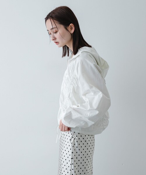 SENSE OF PLACE by URBAN RESEARCH(センスオブプレイスバイアーバンリサーチ)の「シャーリングライトブルゾン(ブルゾン・レディース・OFF WHITE/L.BLUE/CHARCOAL・One)」の6枚目の写真