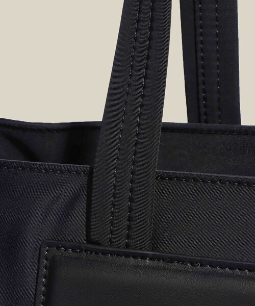 ROPE'（ロペ）の「【E'POR】【A4/PC対応・撥水・軽量】Pac Sac Tote(パックサックトート)/26SS新型（トートバッグ・レディース・ブラック・F）」の8枚目の写真