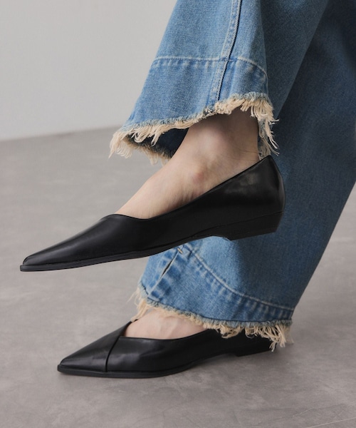 ADAM ET ROPE'（アダムエロペ）の「ポインテッドトゥフラットパンプス（パンプス・レディース・ブラック/オフホワイト・23.0/23.5/24.0/24.5）」の12枚目の写真