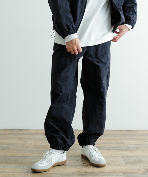 ITEMS URBANRESEARCH（アイテムズ アーバンリサーチ）の「ddp　Nylon Wide Pants（その他パンツ・メンズ・BLK/IVO/BLU・M/L）」の4枚目の写真