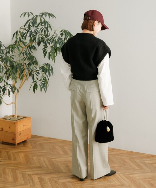 URBAN RESEARCH(アーバンリサーチ)の「『別注』ROUTINE×URBAN RESEARCH WOOL KNIT VEST(ベスト・レディース・WHITE/BLACK/GREEN/WINE・-)」の19枚目の写真