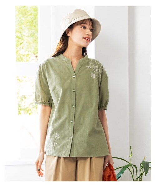 nissen（ニッセン）の「大きいサイズ綿１００％５分袖バンドカラー刺しゅうブラウス（シャツ/ブラウス・レディース・オフホワイト/セージグリーン/ネイビー/イエロー・L/LL/3L/4L/5L/6L/8L/10L）」の12枚目の写真