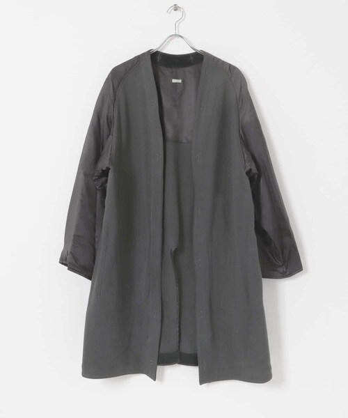 URBAN RESEARCH(アーバンリサーチ)の「A PRESSE Maxi Length Washed Silk Trench Coat(ステンカラーコート・メンズ・CHARCOAL/GRAY・2/3)」の14枚目の写真