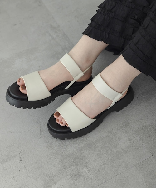 URBAN RESEARCH Sonny Label（アーバンリサーチサニーレーベル）の「軽量ダブルストラップサンダル（サンダル・レディース・アイボリー/ブラック・S/M/L）」の4枚目の写真