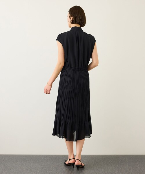 ROPE'(ロペ)の「ジョーゼットフレンチスリーブプリーツワンピース/26SS(ワンピース・レディース・ネイビー・36/38)」の6枚目の写真