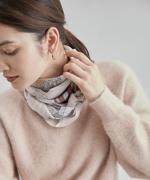 ROPE'（ロペ）の「ROPE'アーカイブパターンシルクスカーフ/Lサイズ（バンダナ/スカーフ・レディース・オフホワイト/ベージュ系/モスグリーン/ピンク系/ホワイト・F）」の2枚目の写真