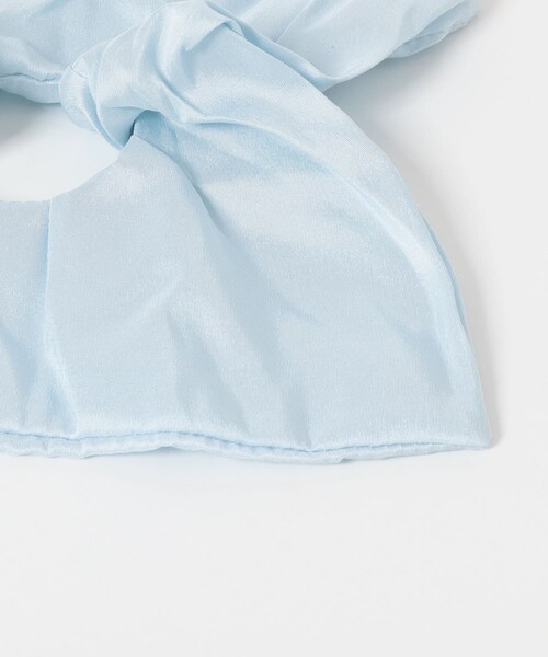 URBAN RESEARCH ROSSO（アーバンリサーチロッソ）の「heyep　Silk Square Medium Scrunchie（ヘアゴム・レディース・BLACK/WHITE/別注BLUE・-）」の14枚目の写真