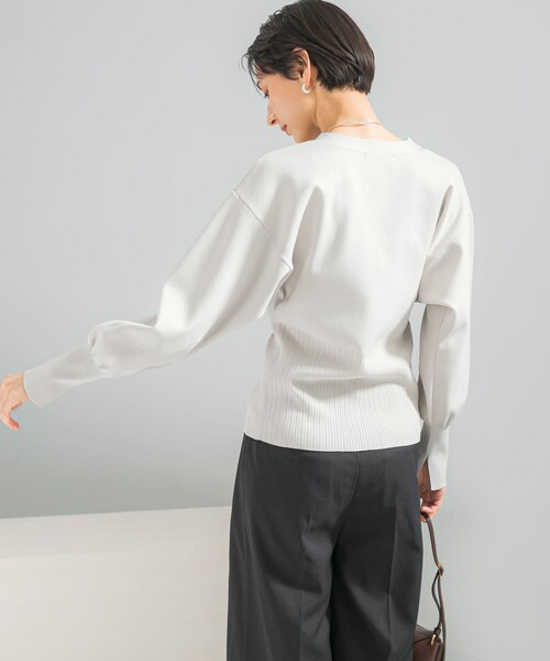 URBAN RESEARCH ROSSO（アーバンリサーチロッソ）の「Vネックリブフロント釦デザインニット（カーディガン/ボレロ・レディース・L/GREIGE/PINK・Free）」の9枚目の写真