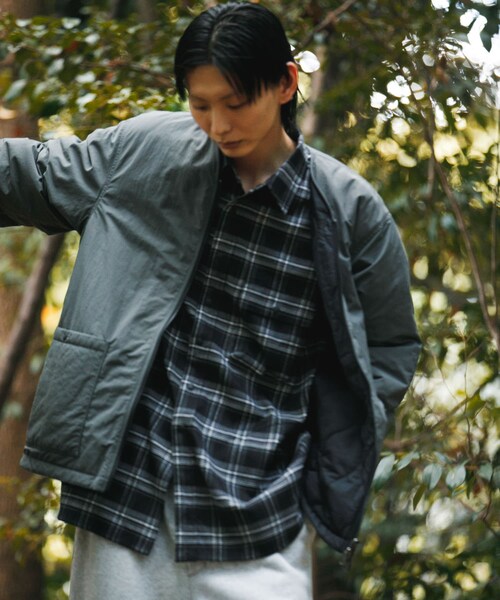 EKAL（エカル）の「『UR TECH』ナイロンタッサーブルゾン（その他アウター・メンズ・ストーンベージュ/グラファイト/レイクウッド・M/L）」の13枚目の写真