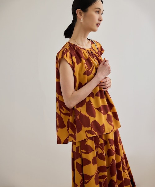 ROPE'（ロペ）の「DEVEAUXジオメトリックフラワーブラウス（シャツ/ブラウス・レディース・ブラック/オレンジ・F）」の20枚目の写真
