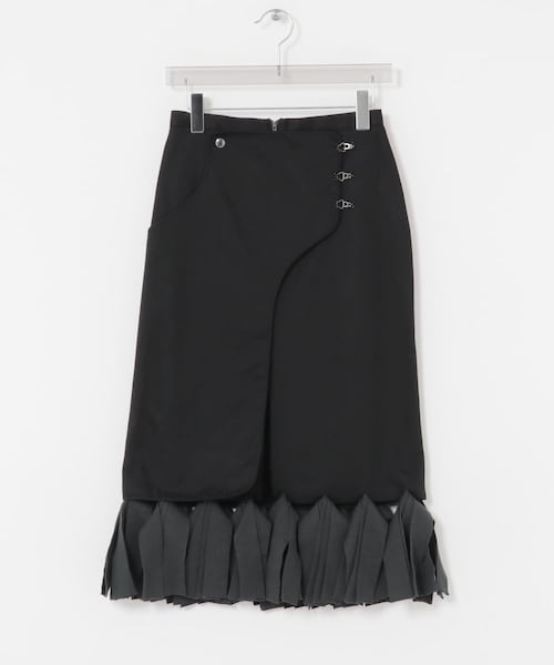 URBAN RESEARCH(アーバンリサーチ)の「TAN LAYERED KNIT FRINGE SKIRT(スカート・レディース・BEIGE/BLACK・2)」の1枚目の写真